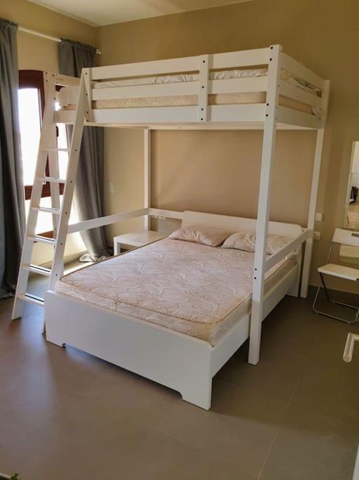 Brand New Waterfront Sabina Ground Floor *