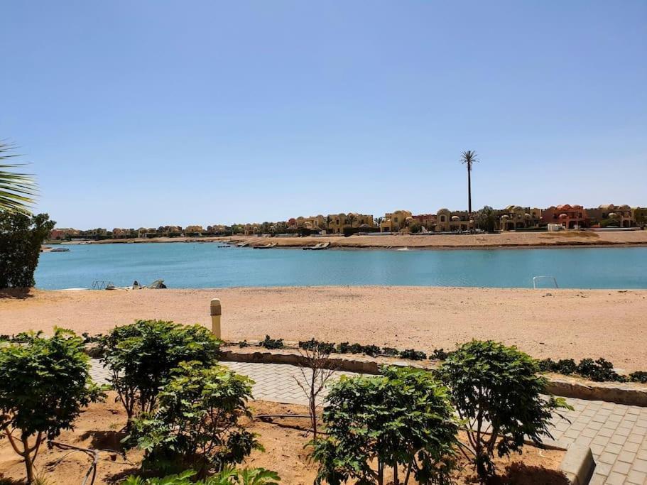 Brand New Waterfront Sabina Ground Floor Apartment *